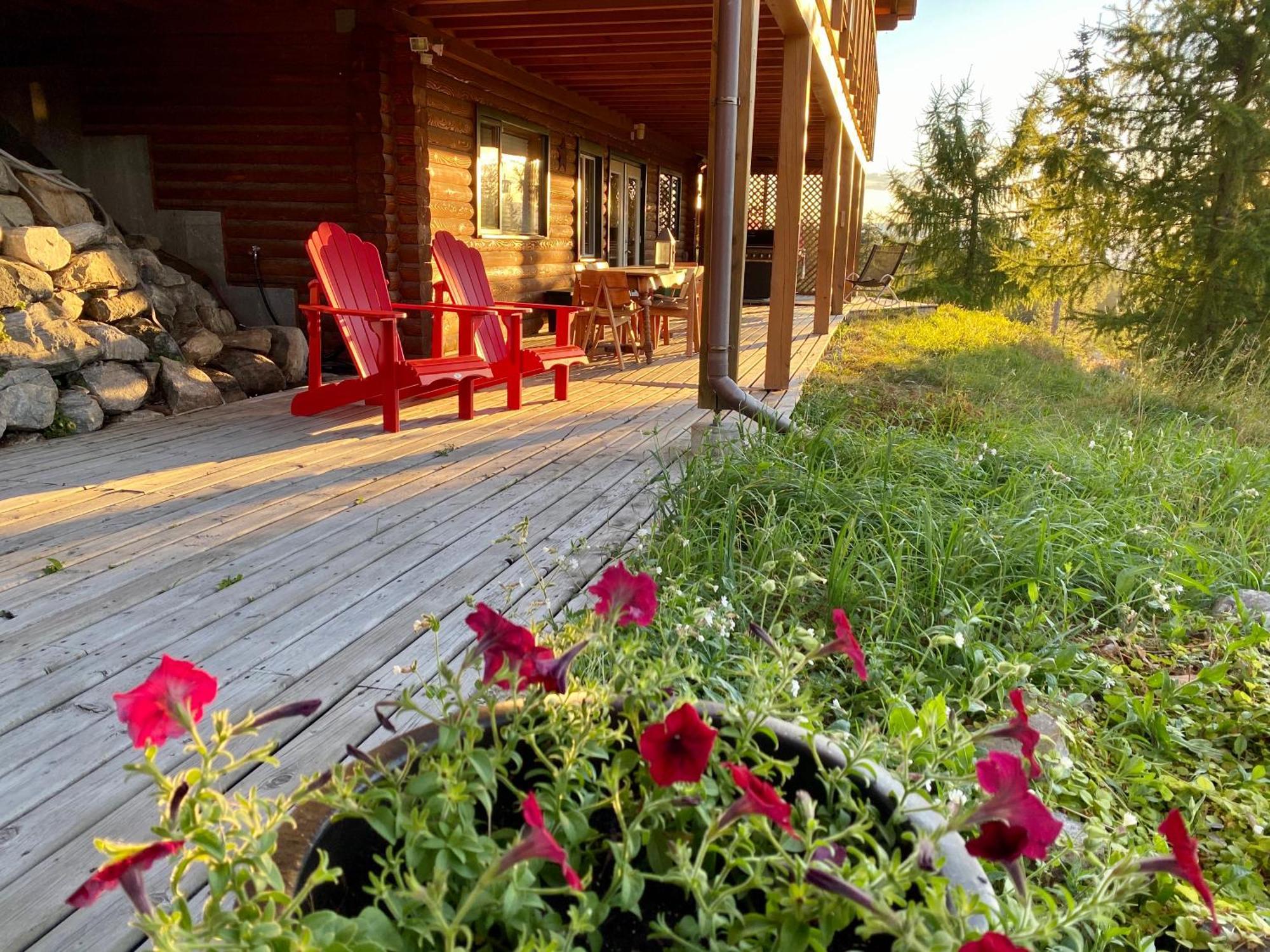 Myra Canyon Lodge Kelowna Esterno foto
