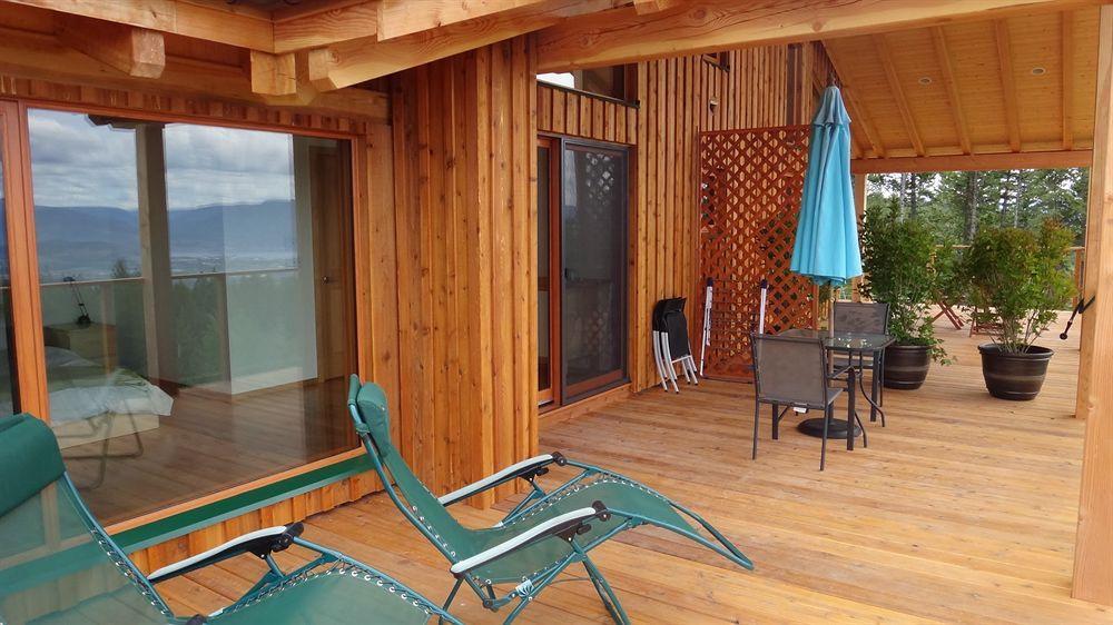 Myra Canyon Lodge Kelowna Esterno foto